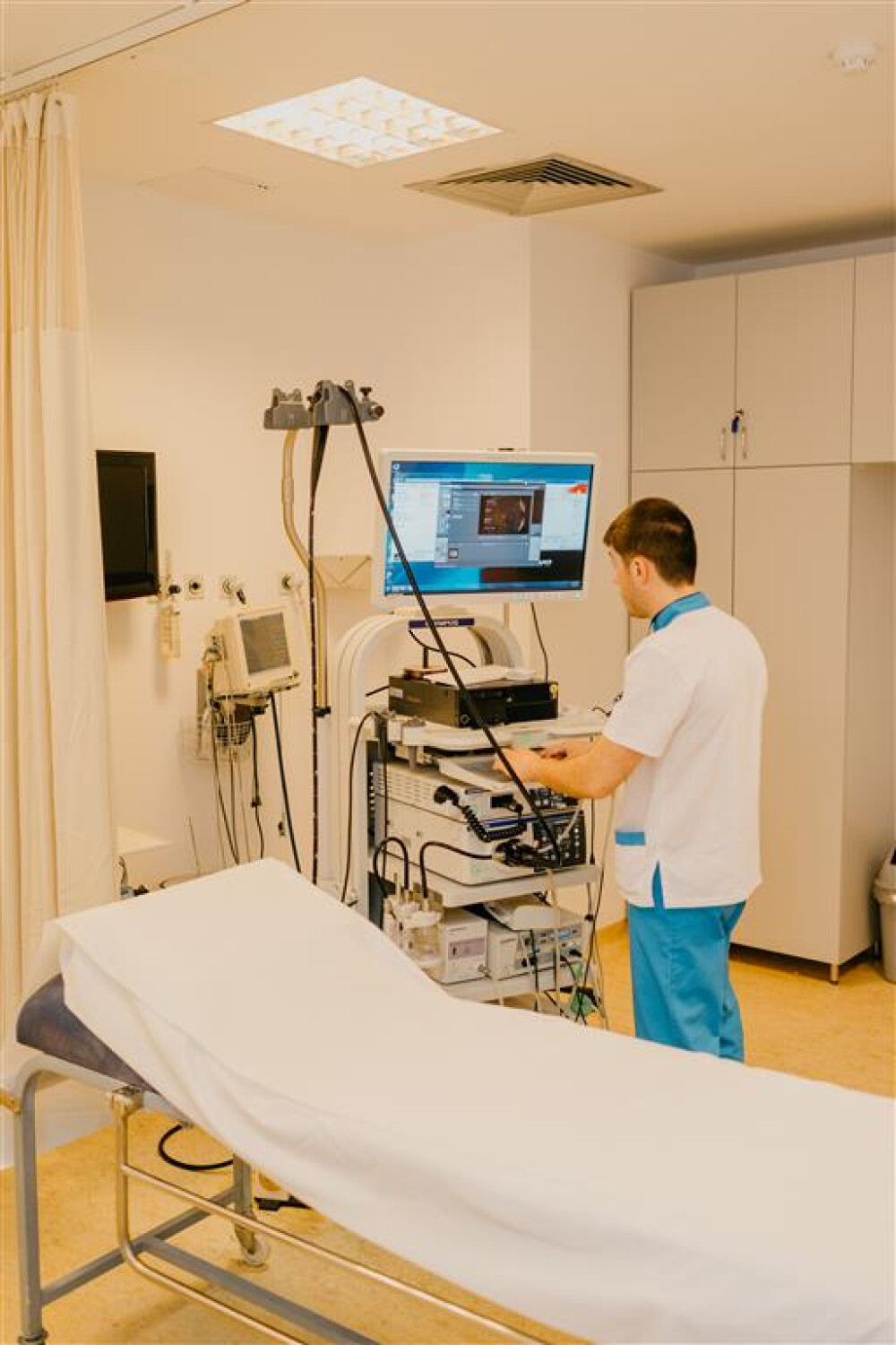 Dureri Abdominale Vino La Sectia De Gastroenterologie Sanador
