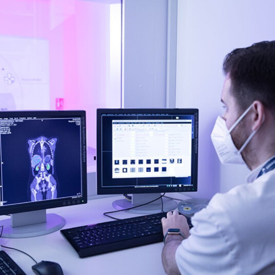 Programează-te pentru PET-CT! | Centrul Oncologic SANADOR