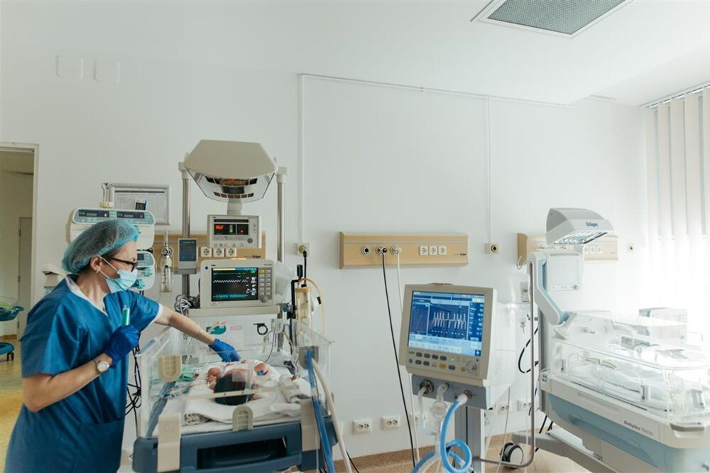 Echipamente medicale pe Secția de Terapie Intensivă Neonatală de la Spitalul Clinic SANADOR.