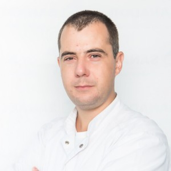 Dr. Răzvan Stavri