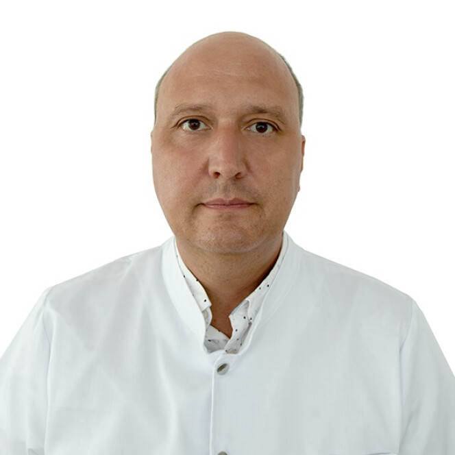 Dr. Adrian Bucșă
