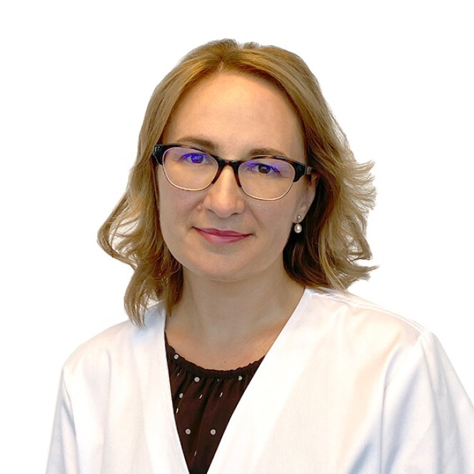 Dr. Eniko Reka Fejer